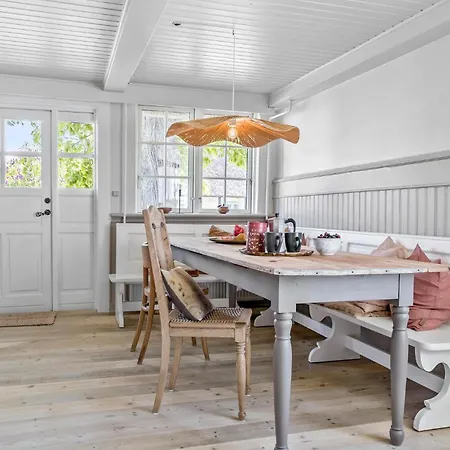 4 Bedroom Cozy In Samso Toftebjerg