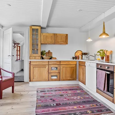 4 Bedroom Cozy In Samso Holiday home Toftebjerg