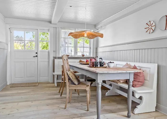 4 Bedroom Cozy In Samso Toftebjerg