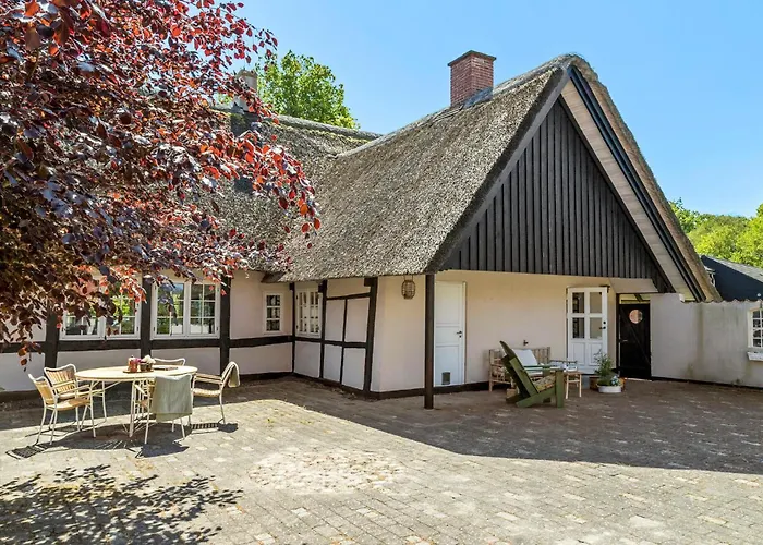 4 Bedroom Cozy In Samso Toftebjerg